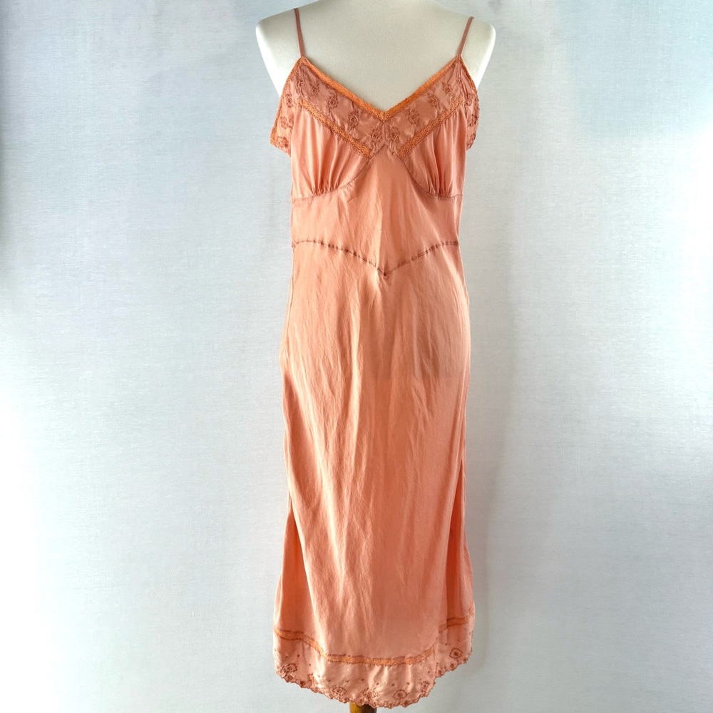 NIGHT Birger et Mikkelsen Peach Lace Trim Silk Slip Dress